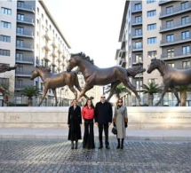 <i><b>Prezident ailəsi ilə “Ağ Şəhər”də olub - <font color=red>FOTOLAR</b></i></font>