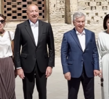 <i><b>Prezidentlər xanımları ilə Buxaranı gəzdilər - <font color=red>VİDEO</b></i></font>