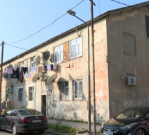 <i><b>NZS-də yaşayış binası qəzalı vəziyyətə düşüb - <font color=red>VİDEO</b></i></font>