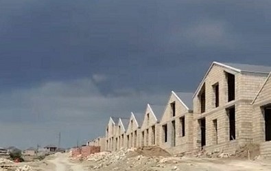 Abşeron rayon Hökməli qəsəbəsində sənədsiz evləri kimlər inşa edi? -