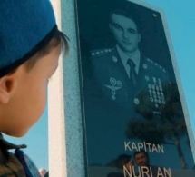 <i><b>Ataları ilə adaş olan şəhid övladları -<font color=red> VİDEO</b></i></font>