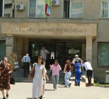 <i><b>Poliklinikalarda növbə problemləri davam edir -<font color=red> VİDEO</b></i></font>