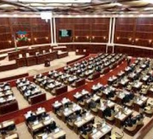 <i><b>Deputatlar toplanır: <font color=red>hansı qanunlar dəyişəcək? </b></i></font>