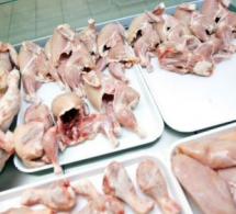 <i><b>Toyuq paketlərindəki gizli təhlükə - <font color=red>VİDEO</b></i></font>